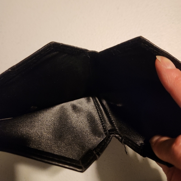 Kreepsville 666 Gothic Black Embossed Coffin Wallet - Picture 10 of 11